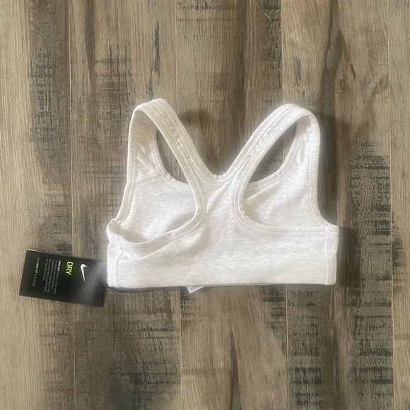 Nike Girls Sports bra - Picture 3 of 3